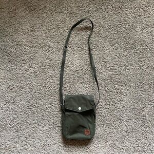 Fjallraven Pocket Bag G-1000 Crossbody Zip Green Travel Hiking Snap Close